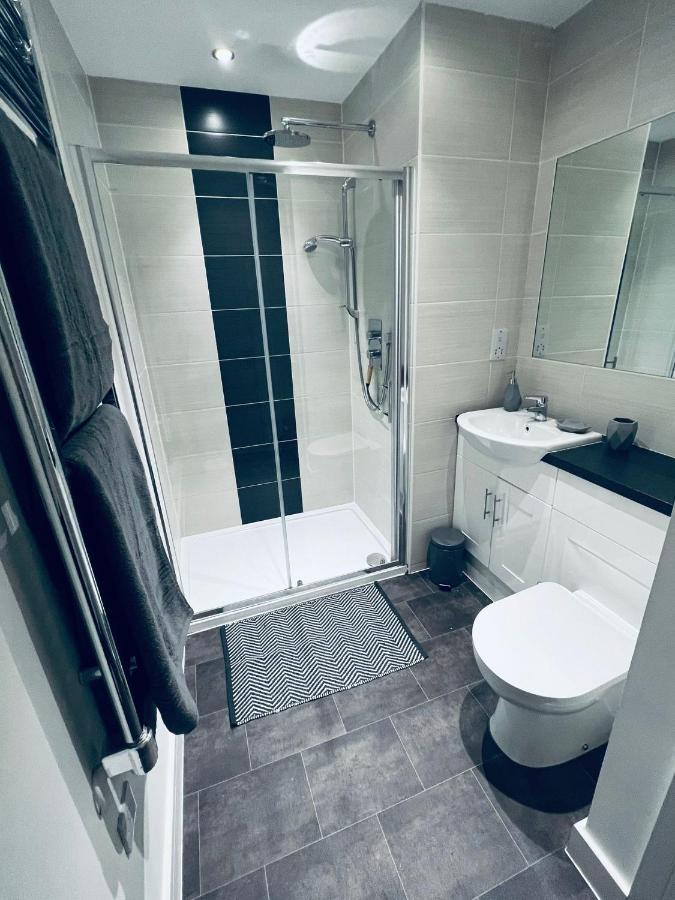 Burkhardt Hall- Parking Included- Sleeps 4 Apartamento Swindon Exterior foto