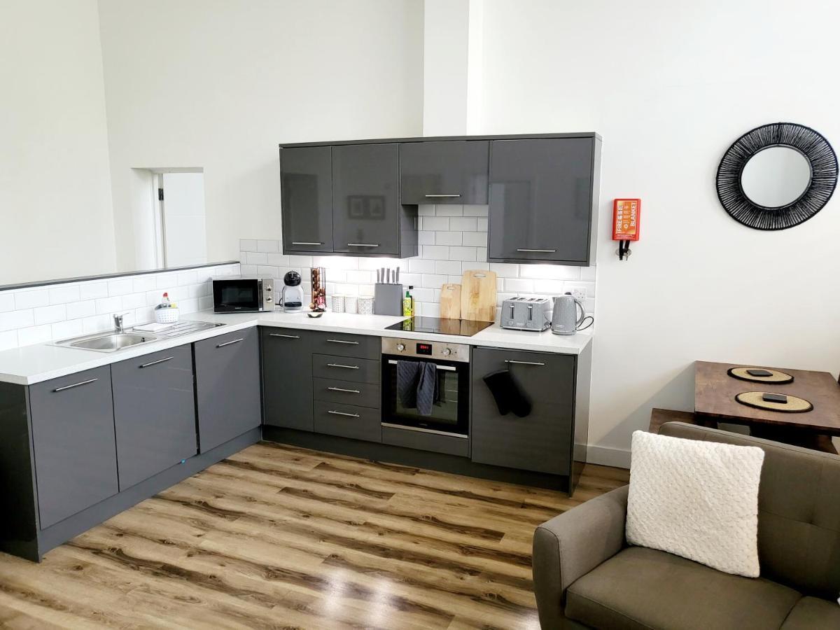 Burkhardt Hall- Parking Included- Sleeps 4 Apartamento Swindon Exterior foto